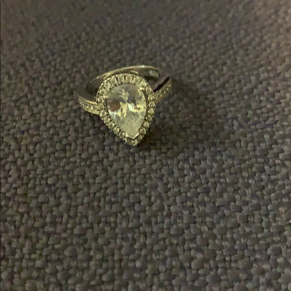 Teardrop ring - Picture 2 of 2